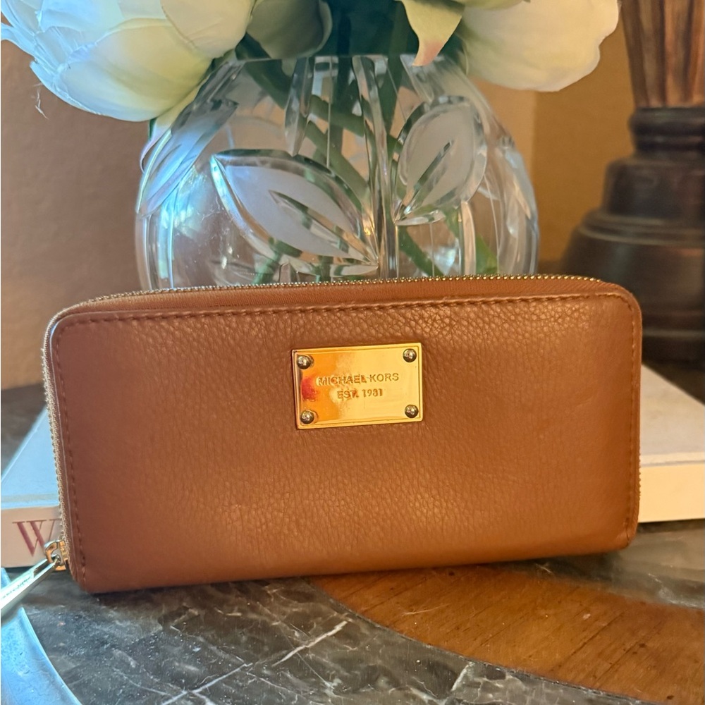 Michael Kors Zip-around Continental Black Genuine Leather Jet Set Wallet